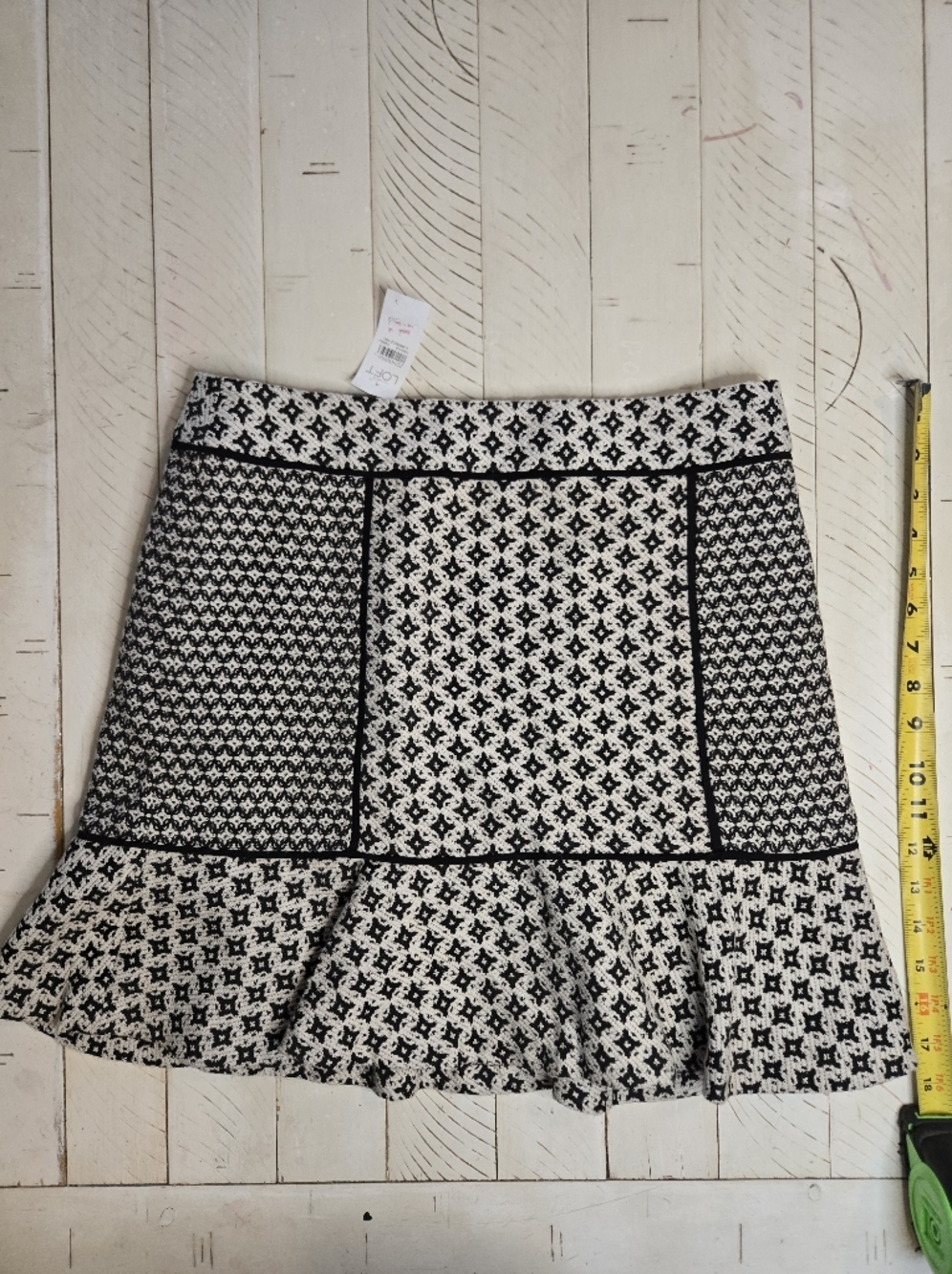 LOFT Skirt Size 8 Black White Patterned Textured Knit NWT